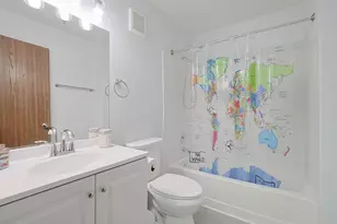 3265 Kirchoff Rd, Rolling Meadows, IL 60008 - Photo 15