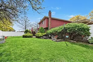 1018 E 193rd St, Glenwood, IL 60425 - Photo 3