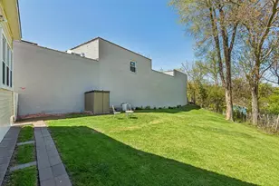 700 Villa St, Elgin, IL 60120 - Photo 19