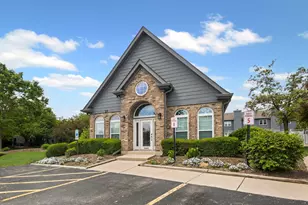 11 Foxcroft Rd, Naperville, IL 60565 - Photo 29