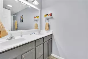 523 Iona Ln, Harvard, IL 60033 - Photo 17