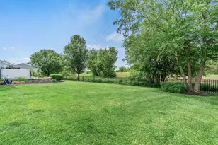 3350 Moraine Dr, Aurora, IL 60506 - Photo 41