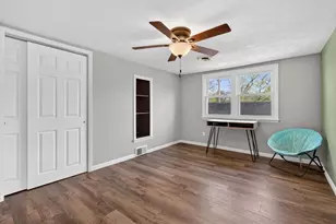 756 Douglas St, Morris, IL 60450 - Photo 11
