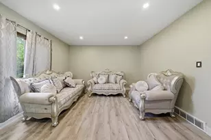 20 Ottawa Ct, Justice, IL 60458 - Photo 7