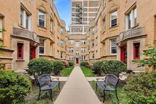 6813 N Lakewood Ave, Chicago, IL 60626 - Photo 1