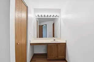 645 Lancaster Cir, Elgin, IL 60123 - Photo 17