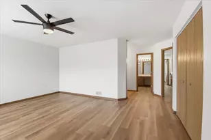 645 Lancaster Cir, Elgin, IL 60123 - Photo 23