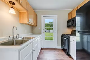 209 S Reed St, Joliet, IL 60436 - Photo 5