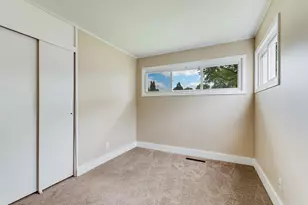 209 S Reed St, Joliet, IL 60436 - Photo 9
