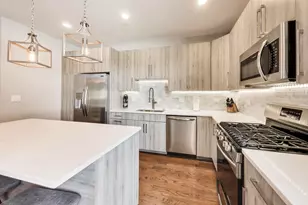 2259 W Coulter St, Chicago, IL 60608 - Photo 11
