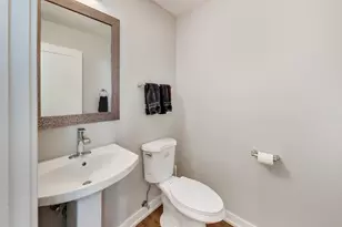 2259 W Coulter St, Chicago, IL 60608 - Photo 17