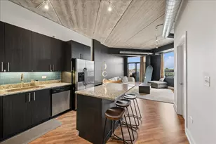 3201 W Leland Ave, Chicago, IL 60625 - Photo 9