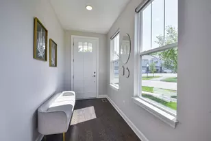 653 Riverbank Dr, Geneva, IL 60134 - Photo 3