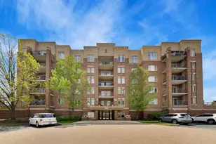 655 Perrie Dr, Elk Grove Village, IL 60007 - Photo 1