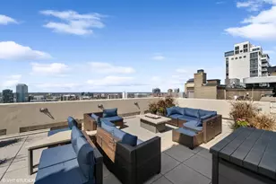 1240 N Lake Shore Dr, Chicago, IL 60610 - Photo 13