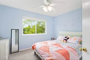 2250 Stoughton Dr, Aurora, IL 60502 - Photo 9