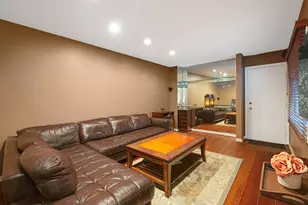 404 Bluebird Ln, Deerfield, IL 60015 - Photo 11