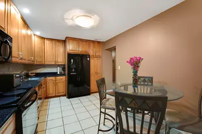 404 Bluebird Lane, Deerfield, IL 60015 - Photo 5