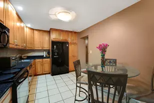 404 Bluebird Ln, Deerfield, IL 60015 - Photo 5