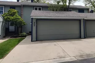 223 Willow Ln, Bloomingdale, IL 60108 - Photo 1