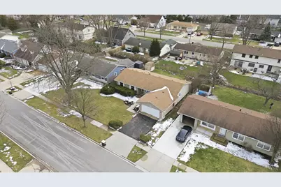 565 Gateshead Avenue S, Elk Grove Village, IL 60007 - Photo 5