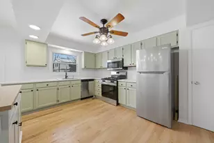 565 Gateshead Ave S, Elk Grove Village, IL 60007 - Photo 13