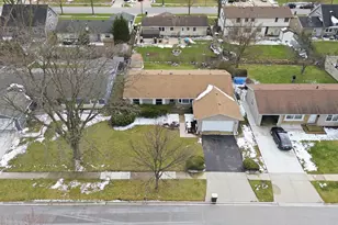 565 Gateshead Ave S, Elk Grove Village, IL 60007 - Photo 31