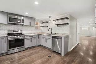 3237 W Cortez St, Chicago, IL 60651 - Photo 13