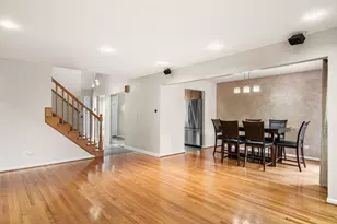 2747 Wilshire Ln, Northbrook, IL 60062 - Photo 3