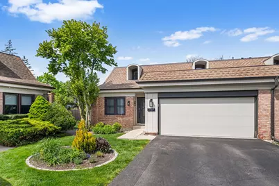 2747 Wilshire Lane, Northbrook, IL 60062 - Photo 1