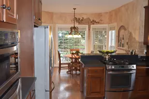39W183 Washburn Dr, Geneva, IL 60134 - Photo 7