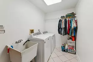 384 E Montrose Ave, Wood Dale, IL 60191 - Photo 27
