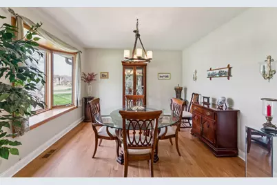 384 E Montrose Avenue, Wood Dale, IL 60191 - Photo 7