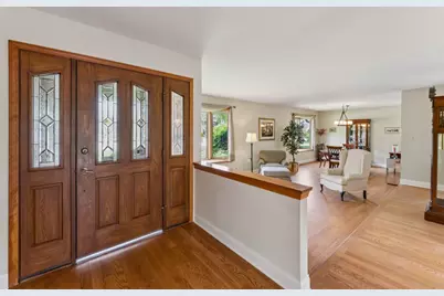 384 E Montrose Avenue, Wood Dale, IL 60191 - Photo 3