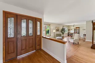 384 E Montrose Ave, Wood Dale, IL 60191 - Photo 3