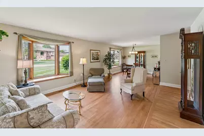 384 E Montrose Avenue, Wood Dale, IL 60191 - Photo 5