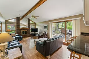 384 E Montrose Ave, Wood Dale, IL 60191 - Photo 9