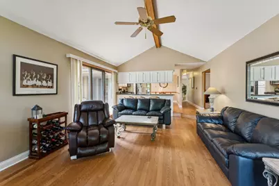 384 E Montrose Avenue, Wood Dale, IL 60191 - Photo 11