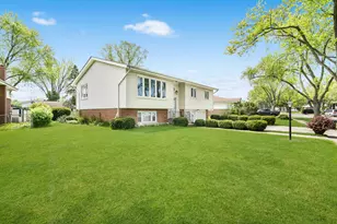 773 Madelyn Dr, Des Plaines, IL 60016 - Photo 3