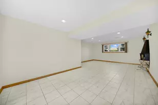 773 Madelyn Dr, Des Plaines, IL 60016 - Photo 15