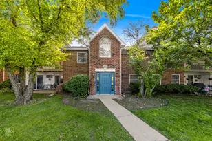 1375 NW Cunat Ct, Lake in the Hills, IL 60156 - Photo 1
