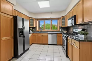 650 S River Rd, Des Plaines, IL 60016 - Photo 7