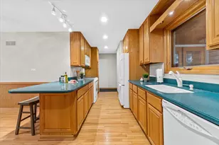 3816 Cumnor Rd, Downers Grove, IL 60515 - Photo 9
