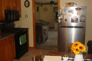 404 E Fourth St, Streator, IL 61364 - Photo 5