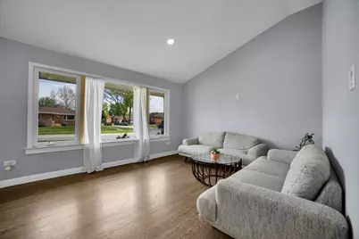 5549 W 102nd Street, Oak Lawn, IL 60453 - Photo 7