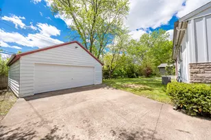 610 Orton Ave, Wauconda, IL 60084 - Photo 9