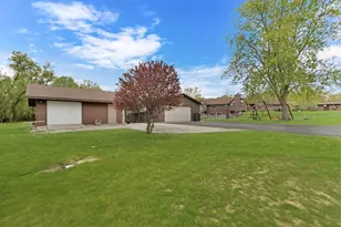 41591 N Pk Ave, Zion, IL 60099 - Photo 7