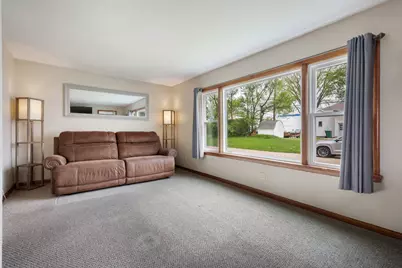 221-223 Ellen Street, Sycamore, IL 60178 - Photo 21