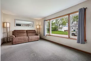 221-223 Ellen St, Sycamore, IL 60178 - Photo 21