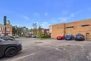 6047 W Addison St, Chicago, IL 60634 - Photo 13